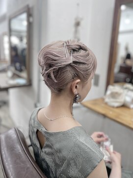 リッカ(RICCA) 【ヘアセット】ショートヘアアップ風タイトヘア♪
