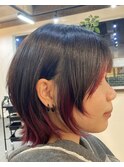 ショートウルフ×赤メッシュ