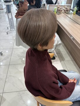 アッシュ 下丸子店(Ash) 脱白髪染めハイライトで作るグレイベージュカラー