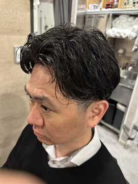 ザ ワルツ(THE Waltz) ツーブロ　ナチュラル　ジェントルパーマ