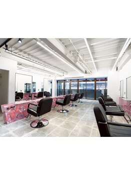 【NEW FACE】今話題のカラーspecialistが数多く在籍するZ世代サロン*[栄/ブリーチ/ハイトーン/学割U24]