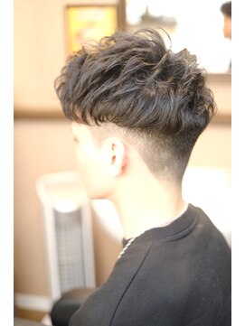 【新富町】メンズツーブロックアイロンパーマスタイル＜理容室＞