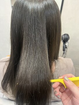 オリーブブラウン