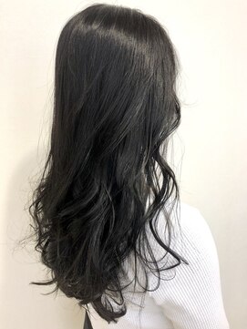 ラブリス(Luvliss) 【YUUKIの似合わせ顔まわりカット/透明感カラー】