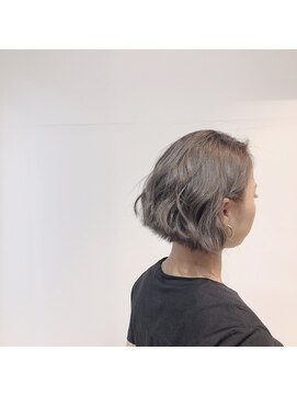 五角髪 グレージュ×ボブ、、、そして妹笑