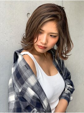 トルネード(TORNADO) 外ハネ前下がりボブレイヤーベージュハイライト