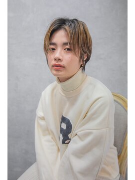 ヘアーアンドアート ルミナ(HAIR&ART LUMINA) 【亀井大旗】ラフなショートパーマスタイル センターパート町田