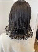 オリーブグレージュ