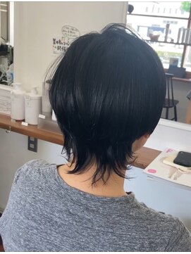 ヘアーアンドメイクアップモパ ショートウルフ