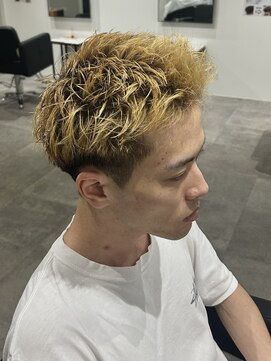 ヒュイル バイ ニアウ(Hwyl by Niau) メンズカットカラーブリーチショートスパイキーショートカット