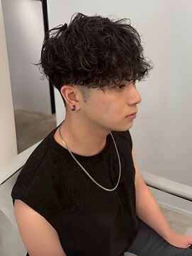 セプト 博多(SEPT.) 刈り上げ スパイラルパーマ 束感 前髪パーマ フェードカット