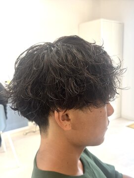 イロ 成田(iLo) メンズシャドウパーマ