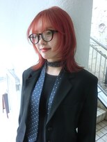 ノラ シブヤ(NORA)&nbsp;赤髪レッドブラウンハッシュカットミディアムレイヤーウルフ