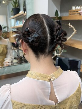 ブリッサ(brisa) ツインシニヨン/カチモリヘア