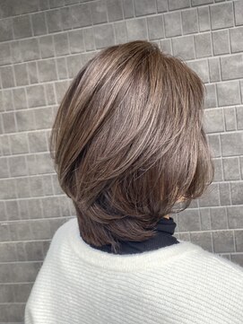 カーサ キッチン(KITCHEN) 白髪ぼかし×ミディアムレイヤーボブ