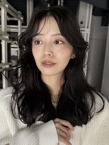 ディーエックス スリー(Dxxxx III)&nbsp;大人色気のくびれセミディ