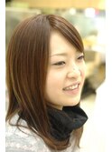 思わずふれたくなるナチュラルさらツヤストレート