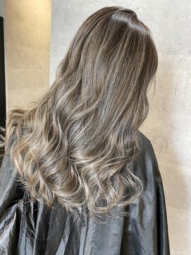 オリ(‘Oli) ハイライト_グレイアッシュ