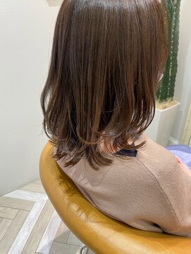 シー バイ ロンド 新宿(Sea by Lond) 【藤原三知代】ツヤ感カラーのレイヤーミディ