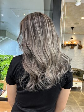 ラフトーキョウセカンド(RAF TOKYO 2nd) 福岡Ｎｏ．1 KURO流バレイヤージュ