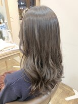 アルターリール(aL ter Rire)&nbsp;黒髪/グレーベージュ/レイヤーロング/前髪パーマ