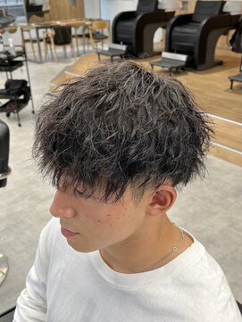 ラヴィズムバイフィフス(LUVISM by fifth) ツイストスパイラルパーマツイストパーマ刈り上げ万代新潟駅