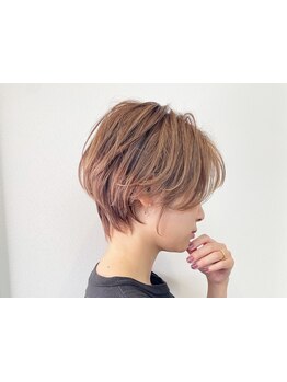 《新宿西口徒歩5分☆》一人一人の骨格や髪質に合わせ360°どこからでも似合うショートスタイルに♪