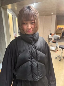 エウペ 渋谷(WEUPE) 斜めバング/グレージュカラー/デザインカラー/シルキーベージュ