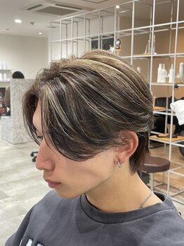 レボ 片町店(Revo)の写真/ミリ単位までこだわったカットで最大限魅力を引き出す◆片町駅から徒歩10秒！メンズサロン［金沢/片町］
