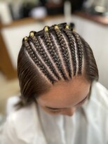 ヘアスタジオ クリブ(HAIR STUDIO CRIB)&nbsp;コーンロウ（センターストレート）