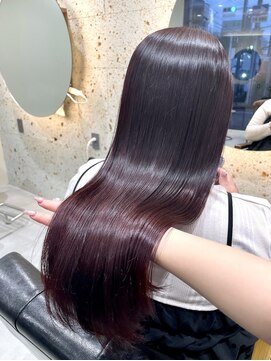 ティム(tim) 《hinako》暗めで鮮やかBordeaux.。