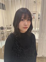 アームス リレーション(Arms Relation) アッシュブラウン/ミディアム/くびれ/外ハネ/ベージュ/髪質改善