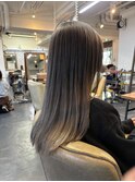 ロングレイヤーにグレージュ