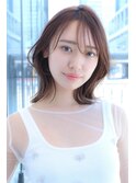 透け感ブラウン×くびれミディで叶う“大人あざとヘア”