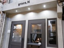 メンズ眉毛サロン grace,N 中崎町　メンズアイブロウ/眉ワックスの雰囲気（左側の扉が入り口です♪）