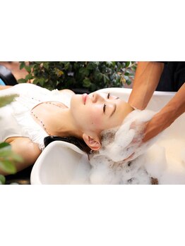 併設オーガニックヘッドスパ専門『Esteal』―個室で周りの目を気にせずリラックス♪本格的なスパが美容室で