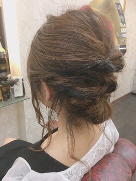 エスエムアールツー(SMR2) 【ヘアセット】編み込みパーティーアップスタイル