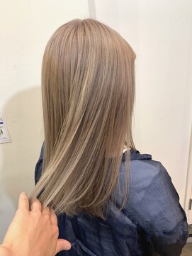 シアン(CYAN) #ミルクティーベージュ#髪質改善#ブリーチオンカラー