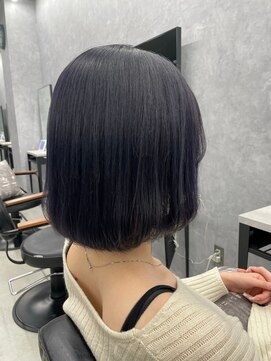 ラックスビーシュルー 亀有店(LUXBE Shuroo) ショートボブ/ブルーブラック/艶カラー