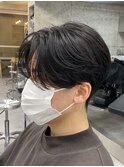 毛流れセンターパートニュアンスパーマツーブロック刈り上げ