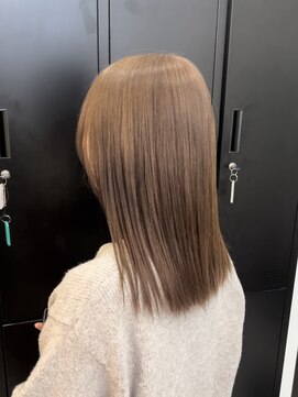 ラビス クローバー(Lovis clover) ブリーチ1回でできる透明感ミルクティーベージュカラー♪あゆむ