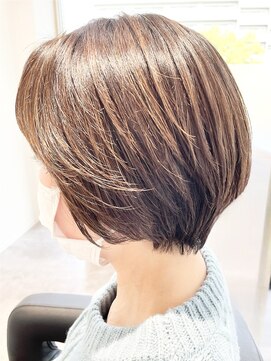 ストフ(stof) 前上がりショート/大人ショート/ハイライト/ショートボブ