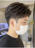 センターパートニュアンスパーマ刈り上げツーブロックメンズヘア