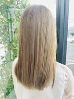 アンダートゥリーガーデン(UNDER TREE GARDEN)&nbsp;ロングボブ　アッシュブロンド