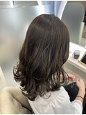 オリーブベージュ