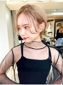 ハイトーン ミルクティーベージュ 前髪なし 丸みショート