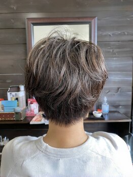 ホペイロ(Roupeiro)の写真/”髪や頭皮に優しい”負担を少なく染められる白髪染めで艶感と透明感を演出＊