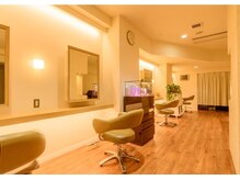 ナショナル美容室の雰囲気(上質な空間でありながらも落ち着いた雰囲気の店内。)