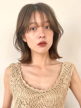 トレス(TRESS) ミディアムレイヤー　くびれレイヤー　顔周りカット　表参道
