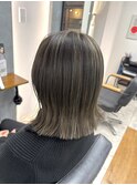 オリーブベージュ×ハイライト